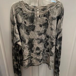 Mono B Snakeskin T shirt Size Medium